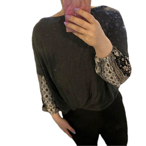 Grey boatneck knot hem shirt with boho print sleeves